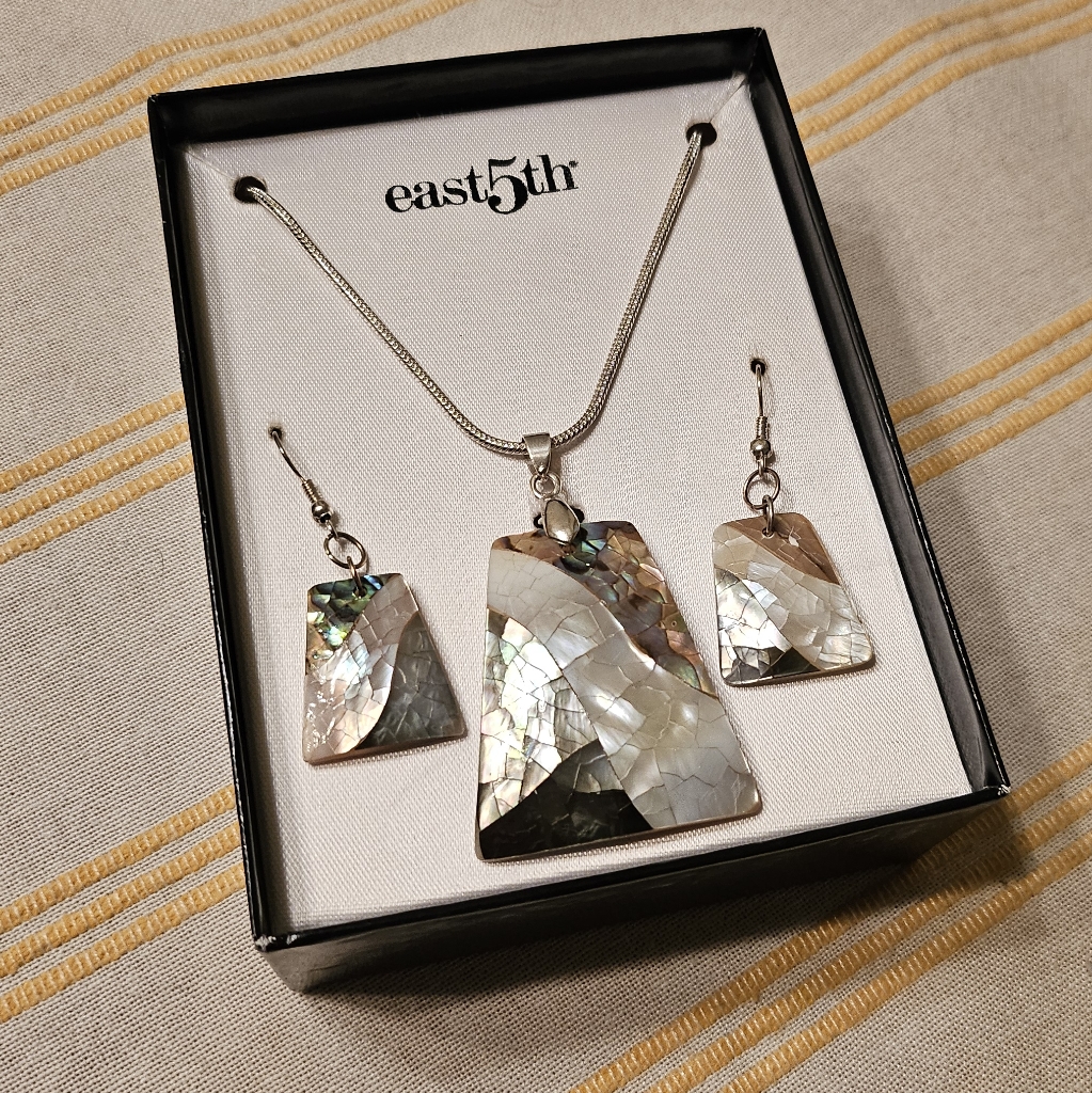 Mother Of Pearl Ablone Necklace & Earings Set